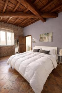 Navona Fox House 2