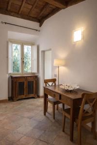 Navona Fox House 2