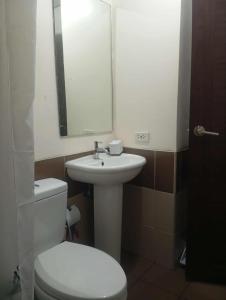Axis Residences Robinson Cybergate3 Edsa Boni MRT Pioneer Mandaluyong