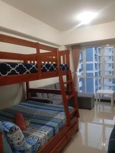 Axis Residences Robinson Cybergate3 Edsa Boni MRT Pioneer Mandaluyong