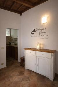 Navona Fox House 2