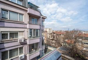 Central and Cozy 1BDRM Apt.