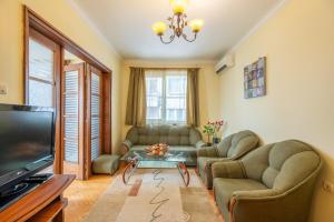 Central and Cozy 1BDRM Apt.