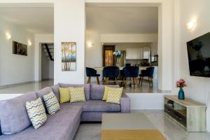Villas Acros & Thalassia, Sea View Villas with Private Pool & BBQ near Elounda