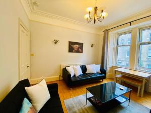 Roseburn Place Apartment with 2 Spacious Double bedrooms