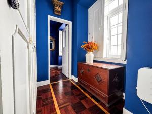 NEW! Cozy & Central - Blue Bica Reis