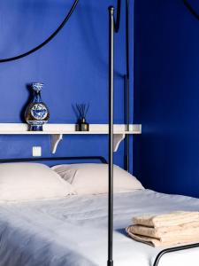 NEW! Cozy & Central - Blue Bica Reis