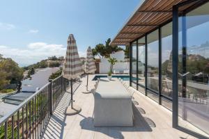 Sea View, Walk to Beach & Private Pool near Málaga