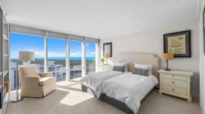 Luxury Waterfront Escape