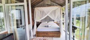 Rumah Putih Beachfront Bungalow