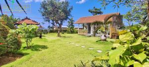 Rumah Putih Beachfront Bungalow