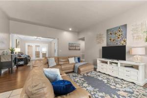 Luxe Draper Retreat w Pool, Sauna and Theater