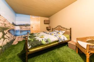 Double Summer Room in the Garden with Shared Kitchen room in City Center Garden Camping