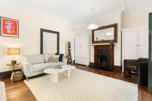 Iconic Luxury 5BR Home w Opera and Harbour view
