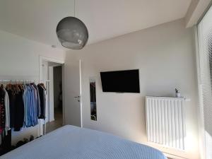 BEL AIR HOLIDAY - Modern apartment with spacious terrace and swimming pool T159