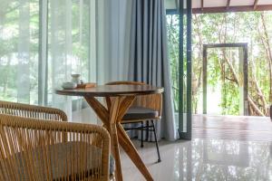 Island`s Pearl Home with Private Patio Quiet & Peaceful, Hin Kong