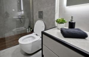 Piraeus Port Luxury Suites G13