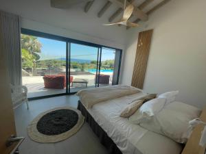 Villa de standing dans domaine privé avec vue mer