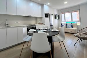 Cosy flat with a swimming pool 350 metres from the beaches