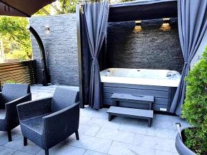 Beautiful house with large terrace and jacuzzi