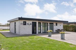 Strandhuis Nijstad luxury on fishing water Drenthe