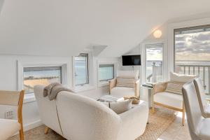 Spectacular Views! Oceanfront Unit in Provincetown