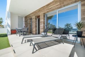 Modern Oasis with Terrace and Pool in Finestrat