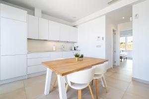 Modern Oasis with Terrace and Pool in Finestrat