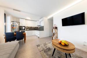 Arena Lake Apartment - VIVO & City w free parking