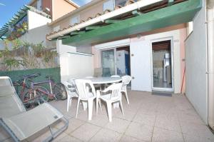 Bastides de lOliver 209, Appartement T2 cabine, Résidence avec piscine, à 300m de la plage