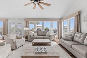 Pier Pressure - 301 Port Royal St