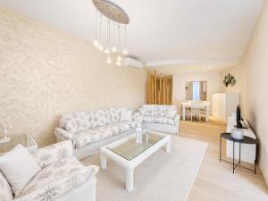 Condominio Marinella - Carraro Immobiliare - Family Apartments