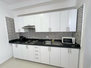 TROPICAL BAY PLAZA - VACATION SUITE - WITH wi-fi