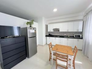 TROPICAL BAY PLAZA - VACATION SUITE - WITH wi-fi