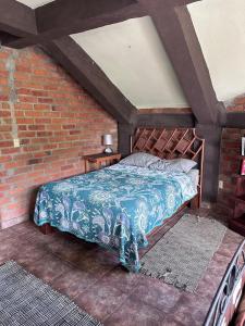 Rustic space with incredible views of the Cuale River