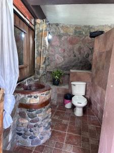 Rustic space with incredible views of the Cuale River