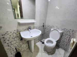Modern 1BHK in Oasis Tower Pool, Gym, Parking