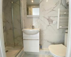 New 913 Apartment Josephine- Cosy Apartment Paris Center