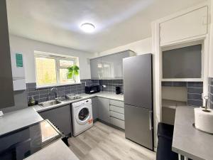 Fabulous 3 bedroom flat sleeps 6