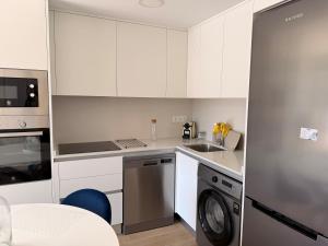 Marina Real III, 1 Dormitorio by Bookindenia