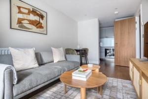Central London Luxe Flat - Sleeps 4 - Fast WiFi