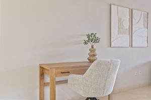 Relaxing Apartment in Bel-Air with Shared Pool - Minutes from the Beach