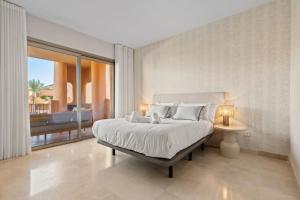 Relaxing Apartment in Bel-Air with Shared Pool - Minutes from the Beach