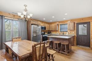 Memory Maker Lodge:Hot Tub, Multicade, Grill, MORE
