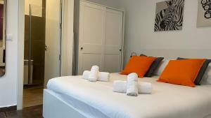 Modern apartment with terrace and fireplace, Downtown, La Latina