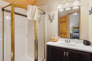 Creekside Condo G by Estes Park Condos