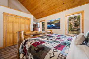 Creekside Condo G by Estes Park Condos