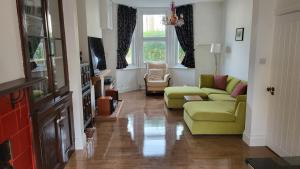 Large Period House with Garden near Peckham London - Pass the Keys