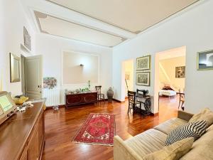 Exclusive Ginas Apartment