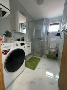 Eva Apartment - City Center, Free Garage Parking & Balcony View